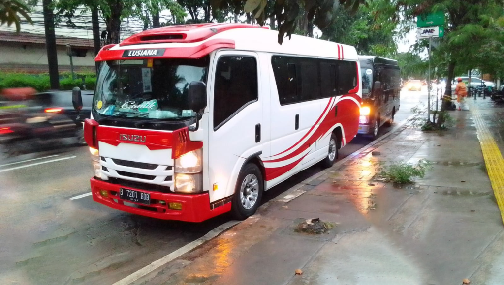 sewa mobil elf joglo